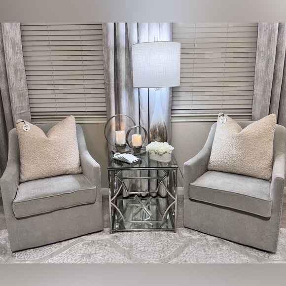 1-NWT CALLISTO HOME BOUCLE DECORATIVE
THROW PILLOW (Read description for detail) - Picture 11 of 15